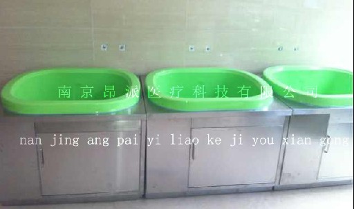 慶祝昂派醫(yī)療與薪春縣婦幼保健院網(wǎng)絡(luò)簽訂的洗嬰護(hù)理臺(tái)10套，現(xiàn)已經(jīng)完成安裝，調(diào)試交付院方正式使用。